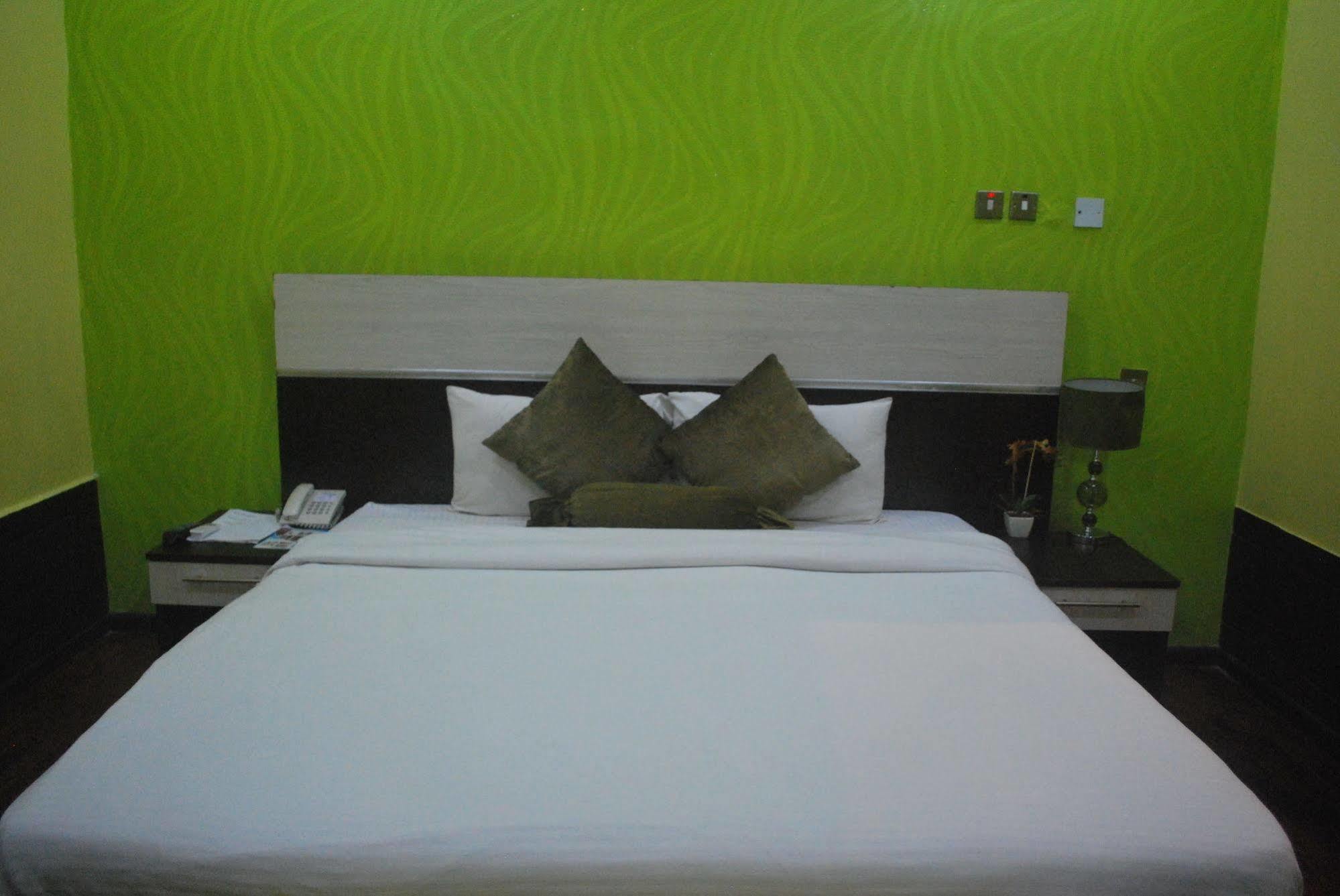 Aries Suites Лаґос Екстер'єр фото